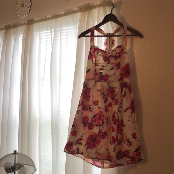 Charlotte Russe Dresses & Skirts - Charlotte Russe floral dress